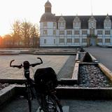 1201S 47 Schloss Neuhaus Jan 12